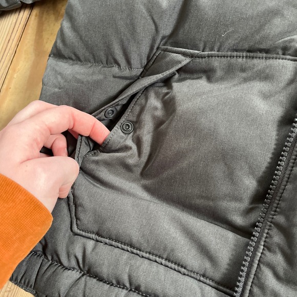 North Face 550 Down fill Puffer winter Jacket Hooded Kids Boys Medium 10 12 Grey - Picture 10 of 10